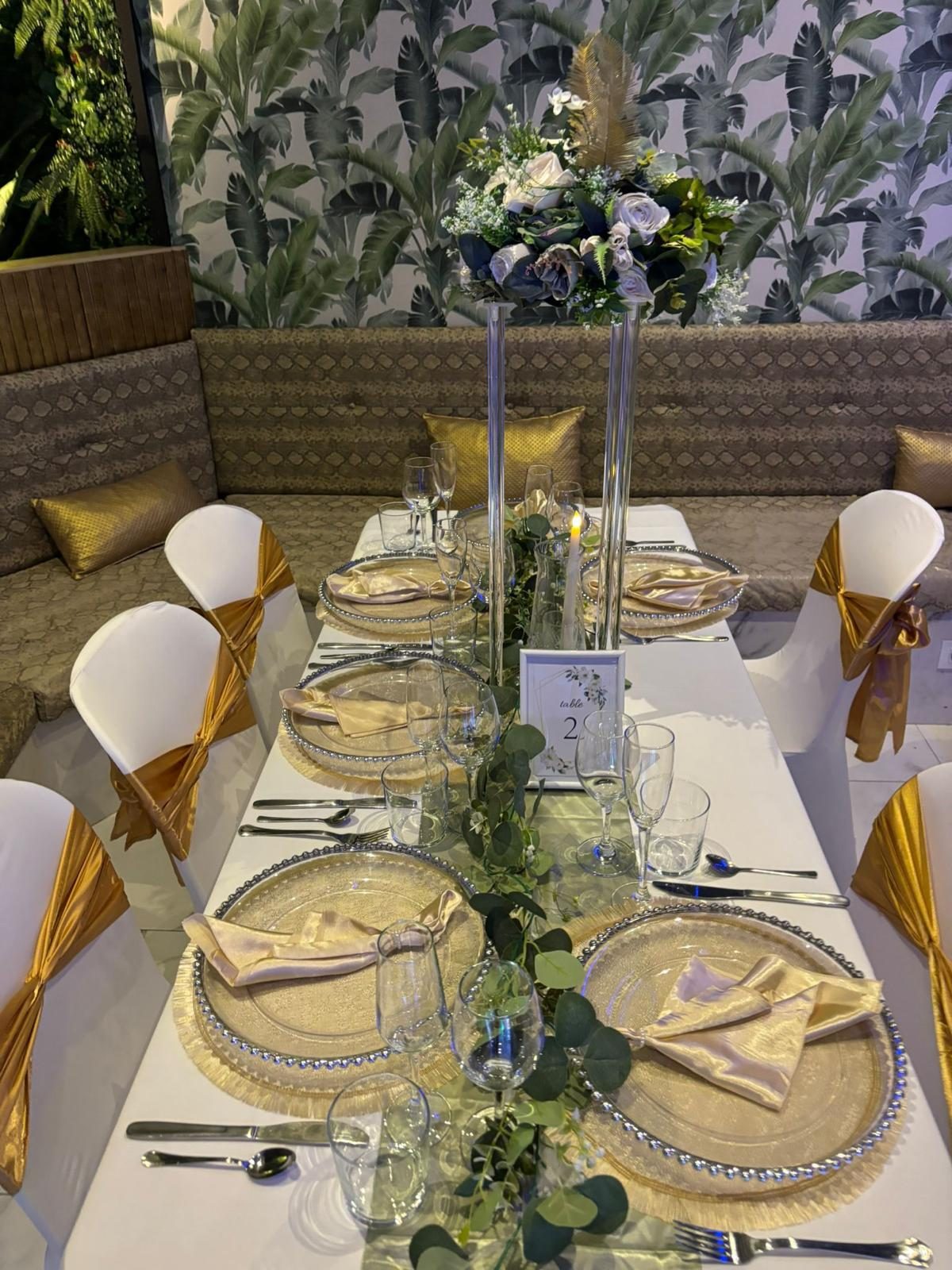 Vajilla y centros de mesa
